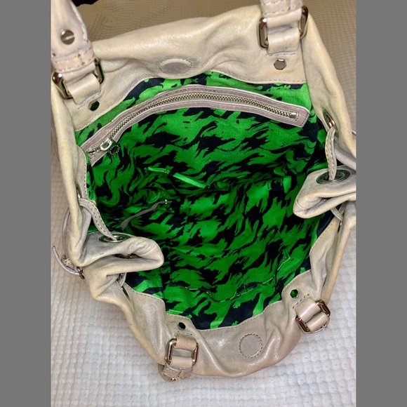 ☑️SOLD☑️Marc by Marc Jacobs Leather Tote Standard - Picture 3 of 7